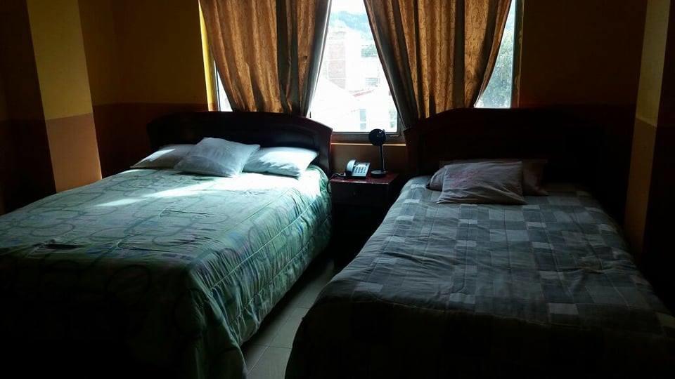 Hotel Real Madrid Ріобамба Екстер'єр фото